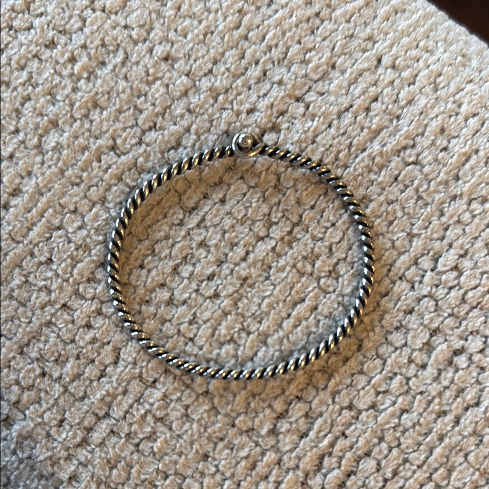 Elegant Silver Twisted Bracelet